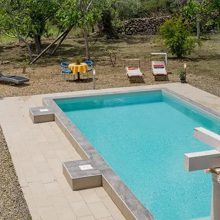Sicily Stone With Swimming Pool Вилла Graniti