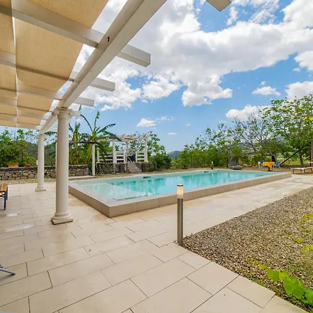 Вилла Sicily Stone With Swimming Pool