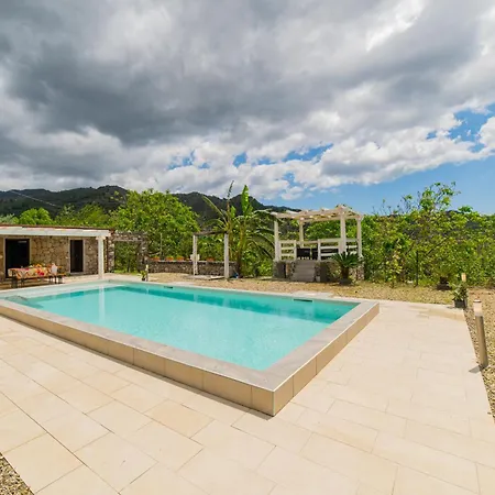 Sicily Stone With Swimming Pool Вилла *