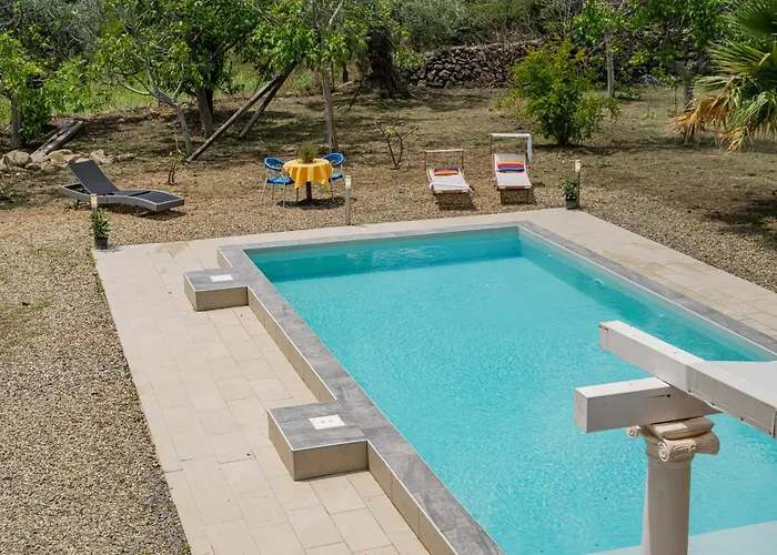 Sicily Stone With Swimming Pool Βίλα Graniti