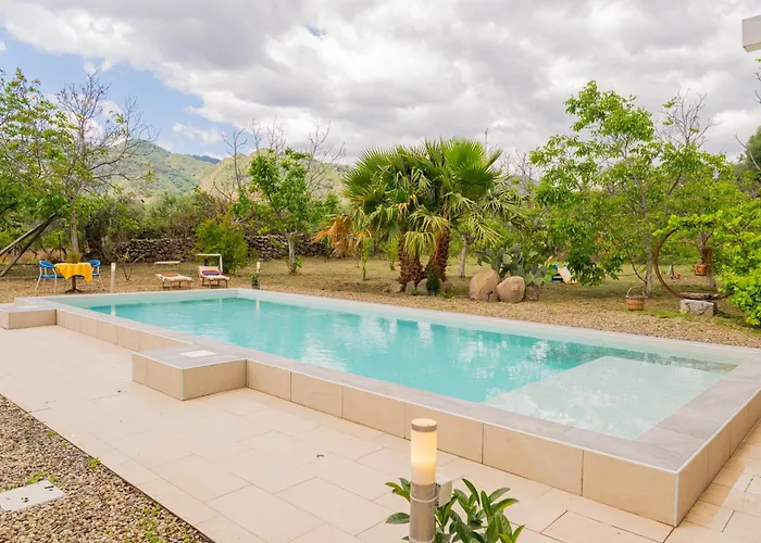 Βίλα Sicily Stone With Swimming Pool Graniti