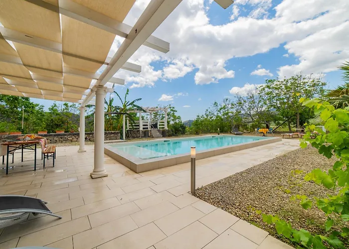 Βίλα Sicily Stone With Swimming Pool