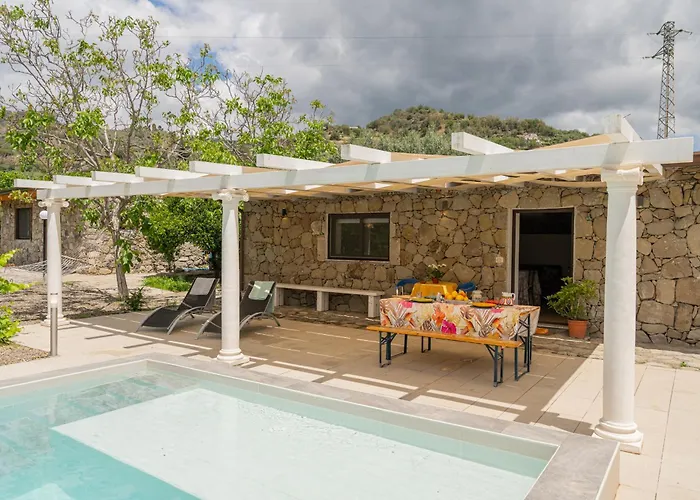 Sicily Stone With Swimming Pool Βίλα Graniti