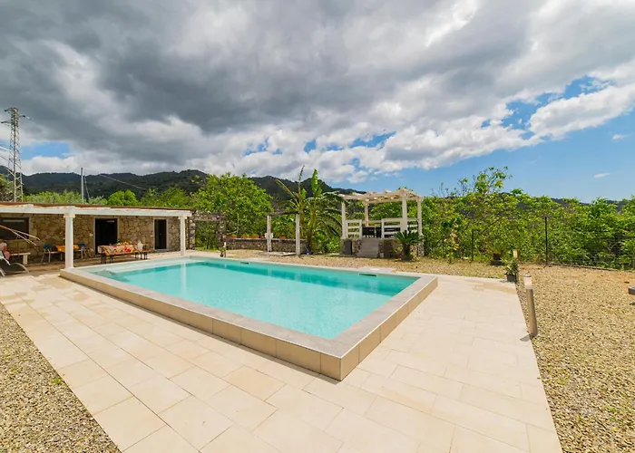 Sicily Stone With Swimming Pool Βίλα *