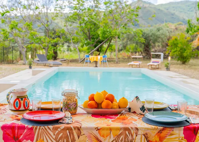 Βίλα Sicily Stone With Swimming Pool Graniti